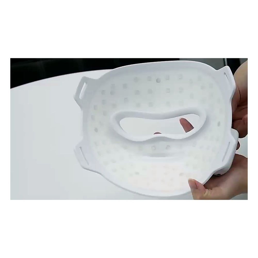 The Sorisse Mask in white, front view