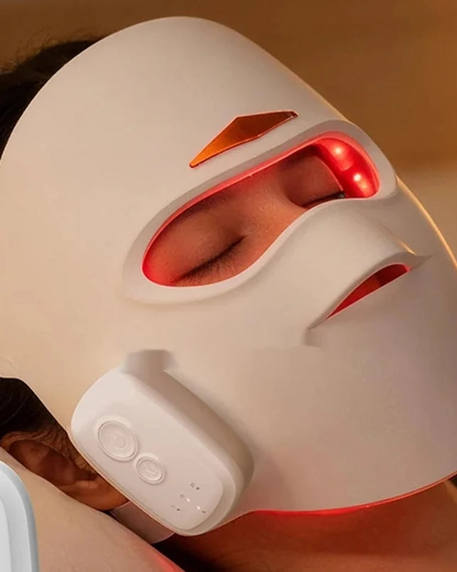 The Sorisse Mask worn during an evening session.